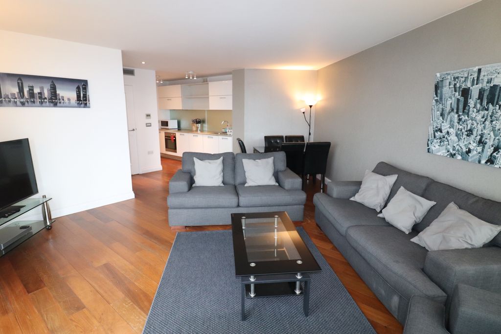 Property photo 3 of 12 Photo 03