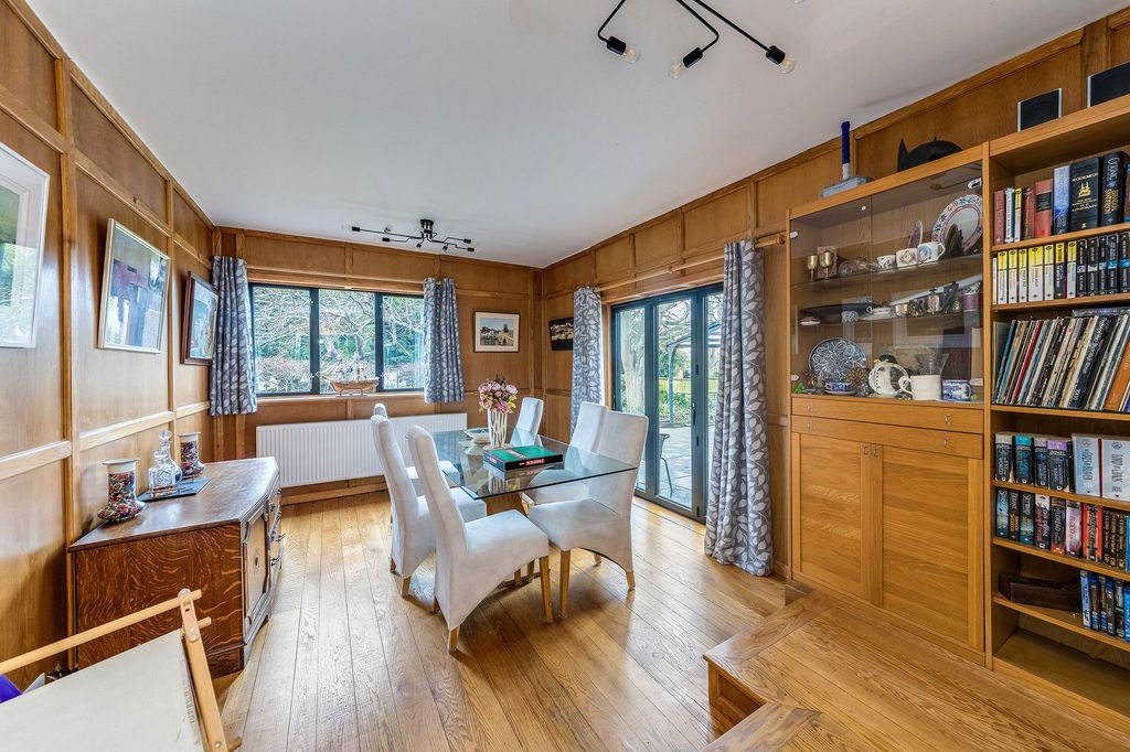 Property photo 3 of 23