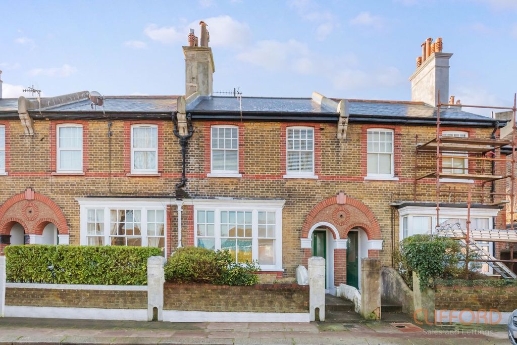 Property photo 1 of 8