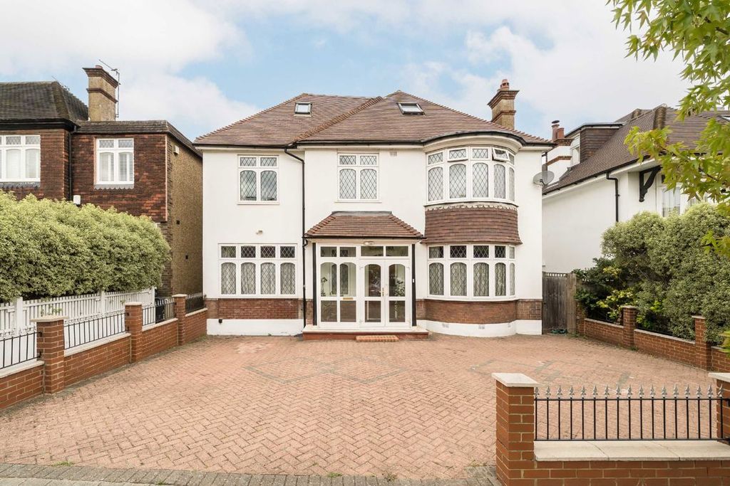 Property photo 1 of 12