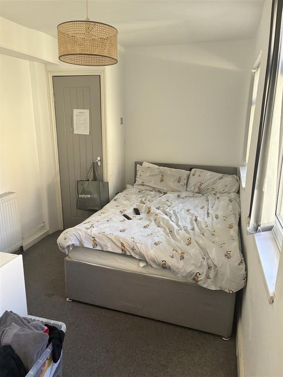 Property photo 1 of 15 Bedroom