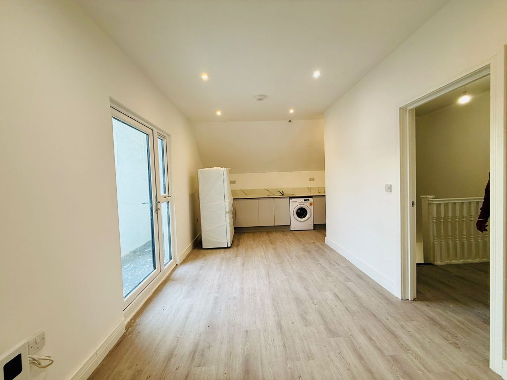 Property photo 1 of 7 Whatsapp Image 2025-11-07 At 11.10.40 (2)