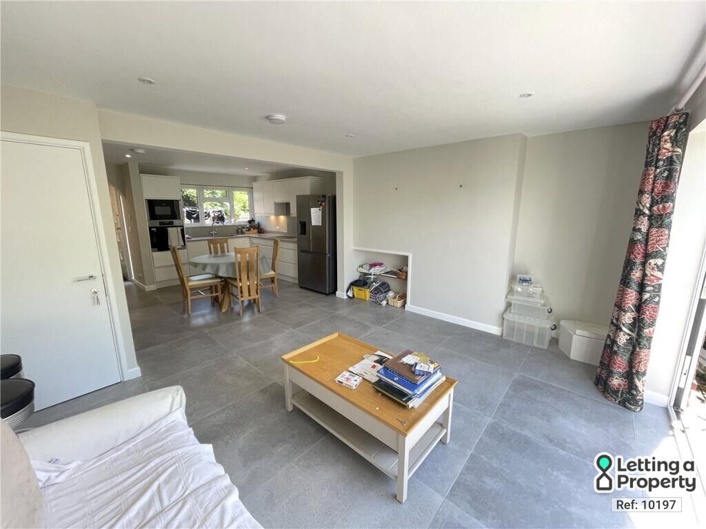 Property photo 3 of 28