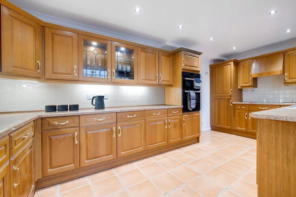 Property photo 2 of 10 Picture No. 06