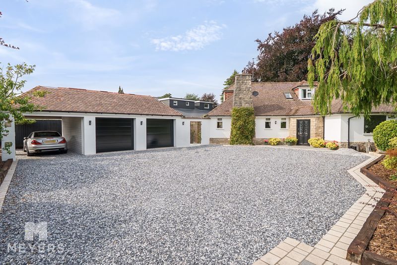 Property photo 1 of 18 Drive Way