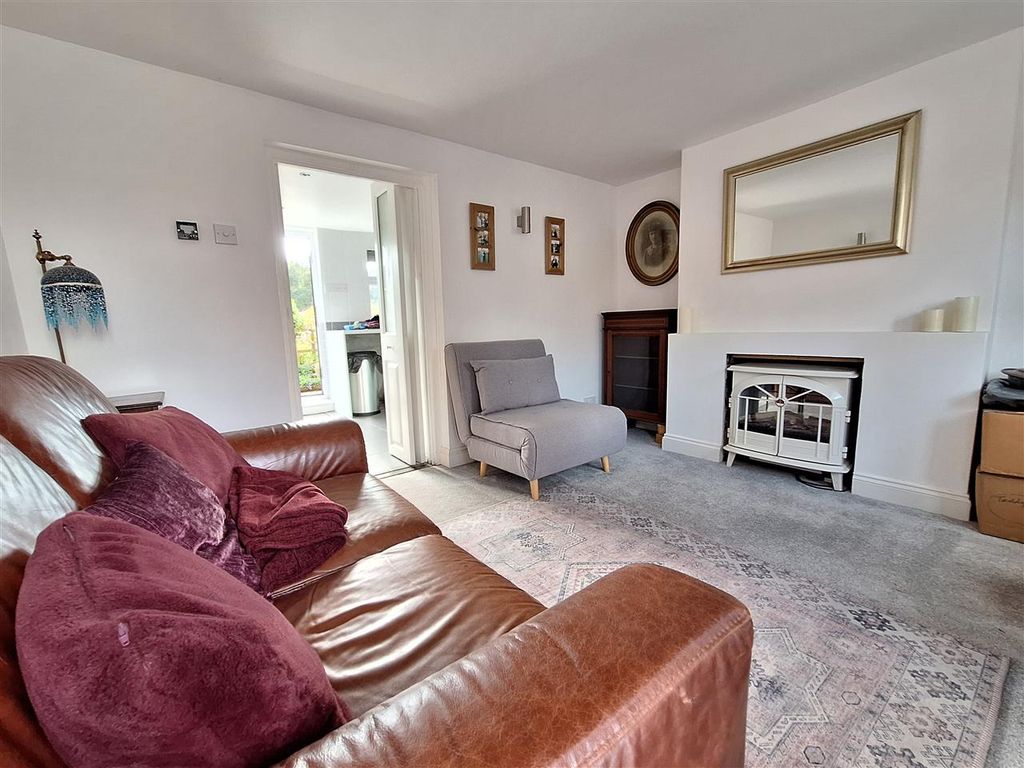 Property photo 3 of 9