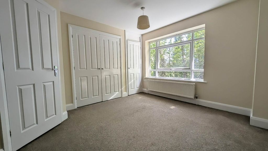 2 bed flat for saleCompton Place, Bordon, Hampshire GU35 photo 5