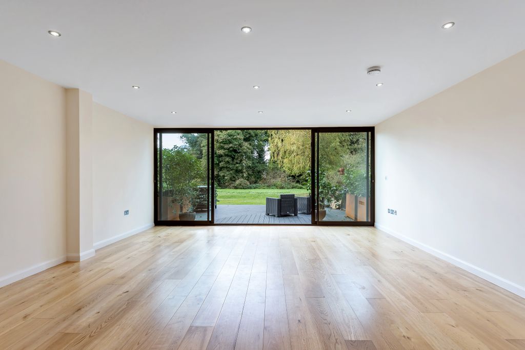 Property photo 2 of 17 1 Living Room