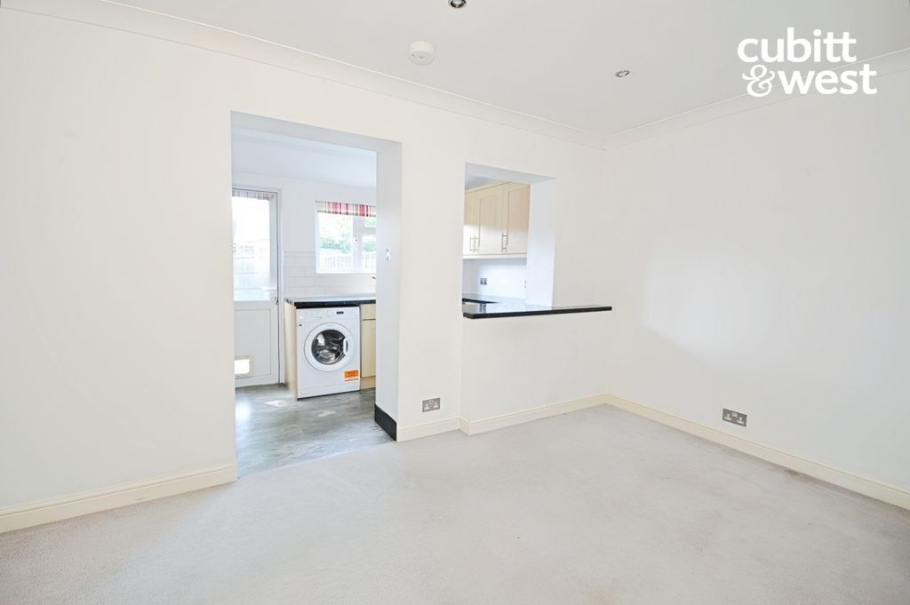 Property photo 3 of 12 08Dac11B-1