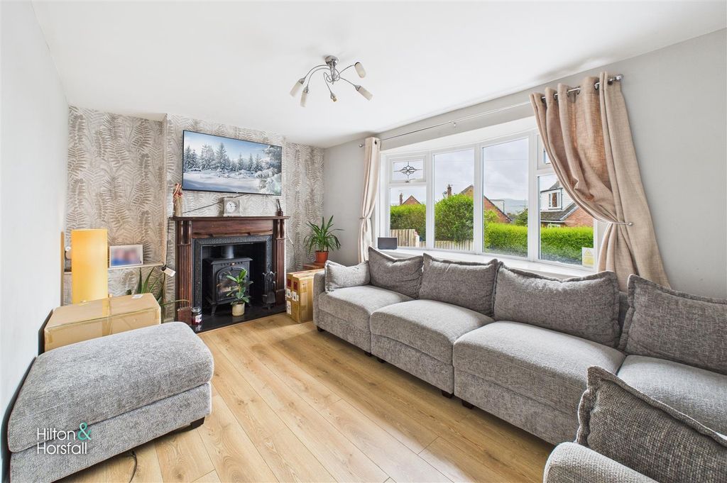 Property photo 2 of 11 Langdale Road