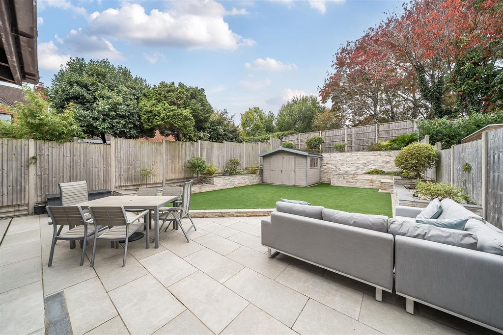 Property photo 1 of 21 Rear Garden