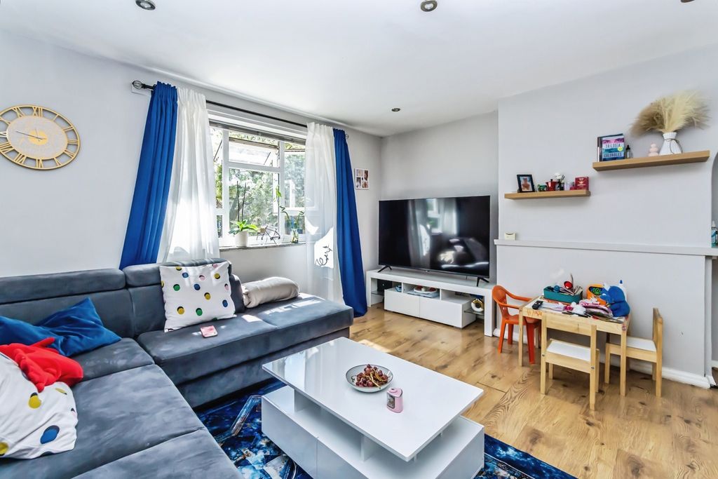 Property photo 2 of 26 Pbox-Img.Jpg