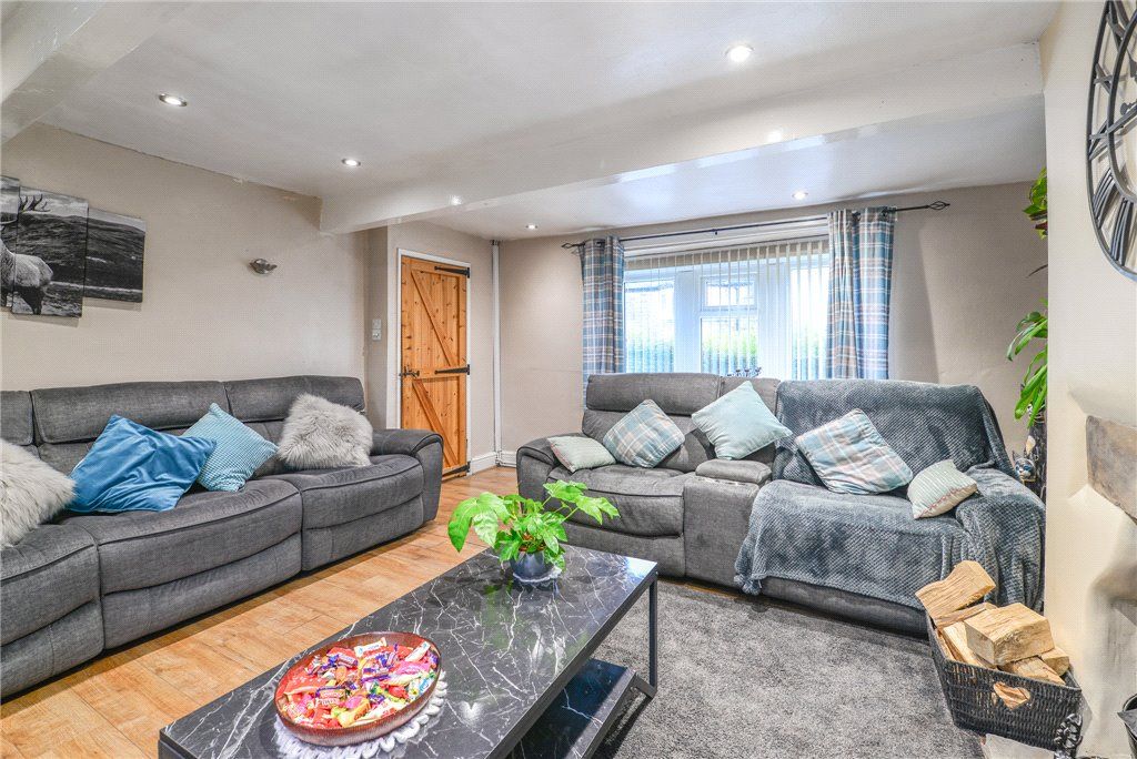 Property photo 2 of 19 Lounge