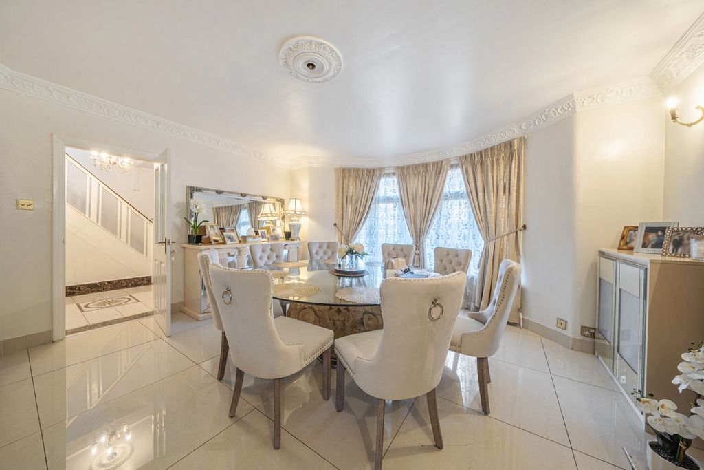 Property photo 3 of 21 1382009-11-691B3E...