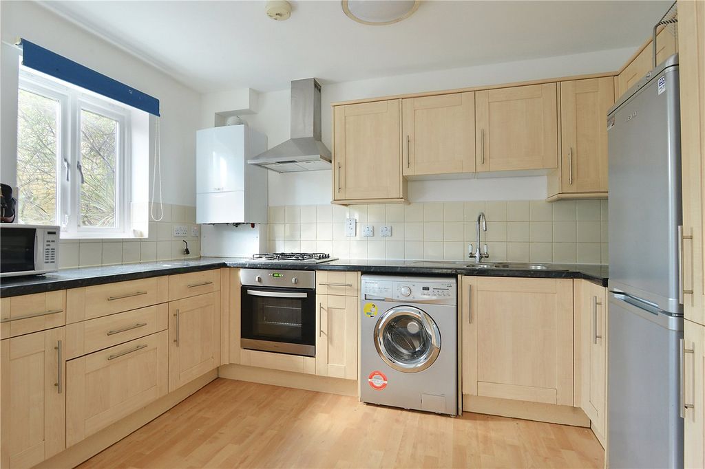 Property photo 3 of 7 Kitchen