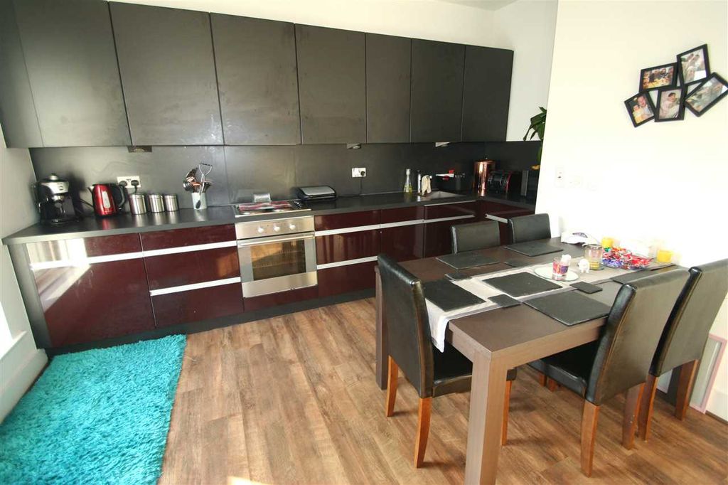 Property photo 3 of 5 Kitchen/Dining Room