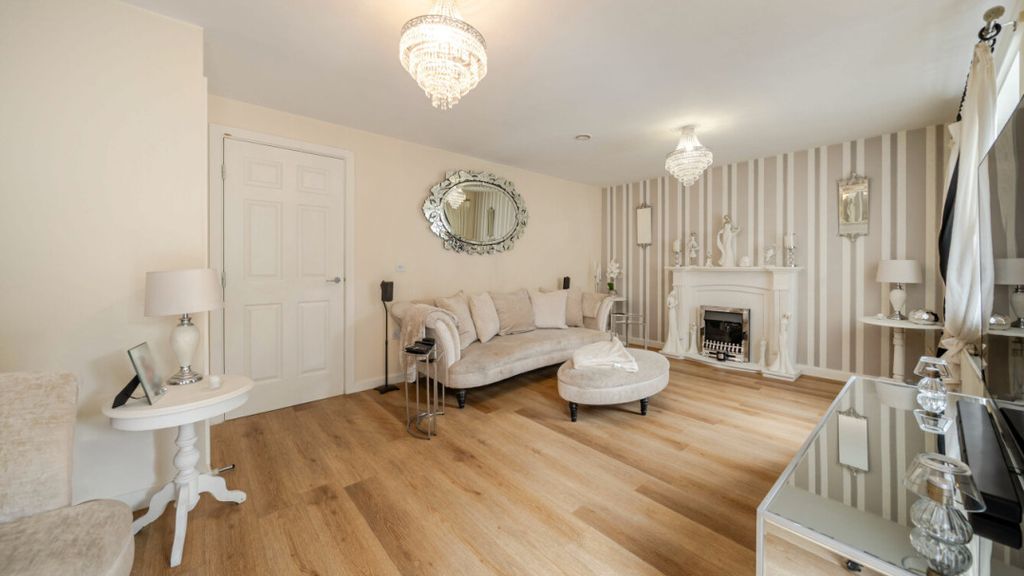 Property photo 3 of 22