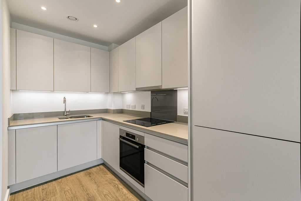 Property photo 3 of 15 Reception/Kitchen