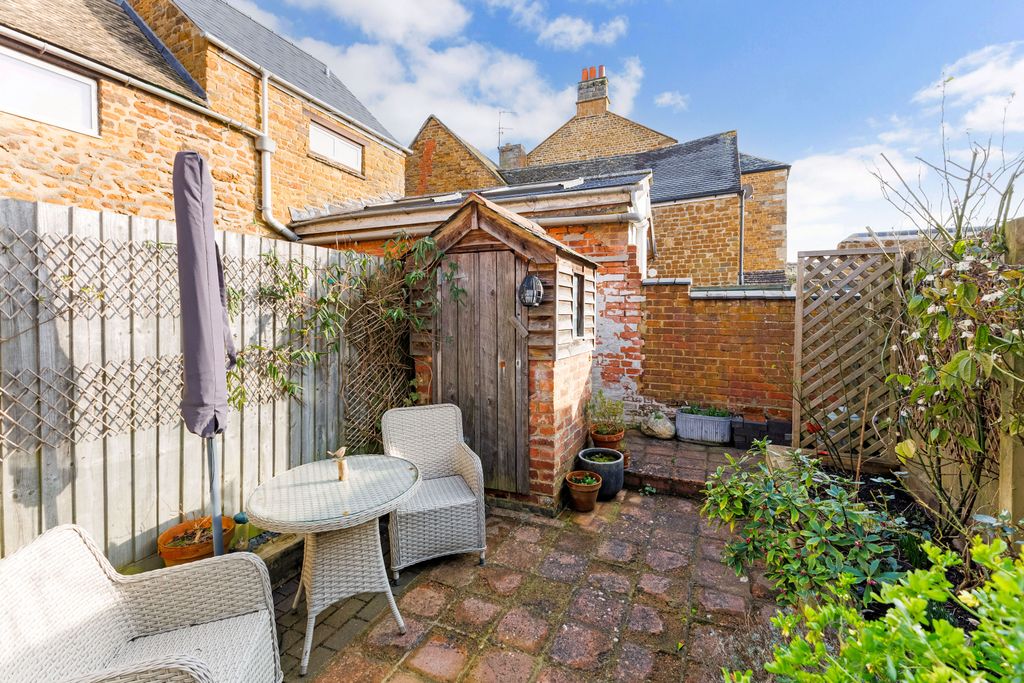 Property photo 2 of 11