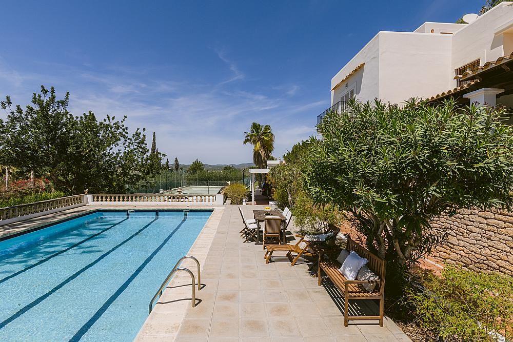 Property photo 2 of 27 Villa With Tourist Licence For Sale In Ibiza