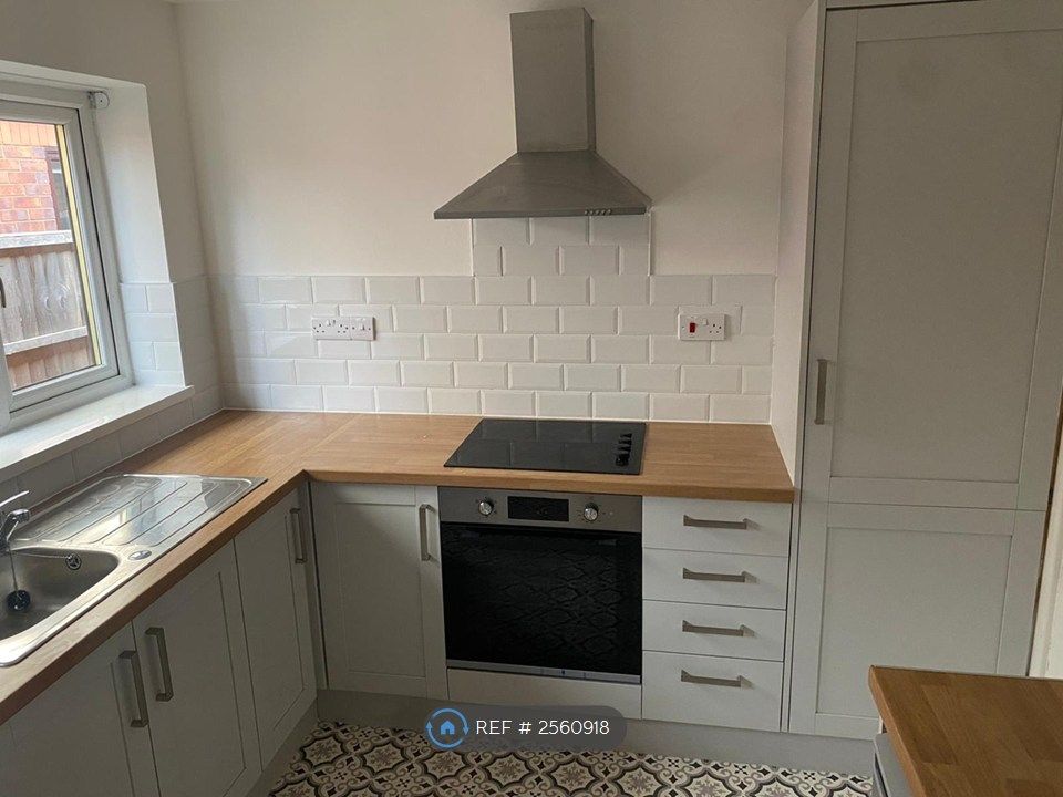 Property photo 1 of 10 Kitchen