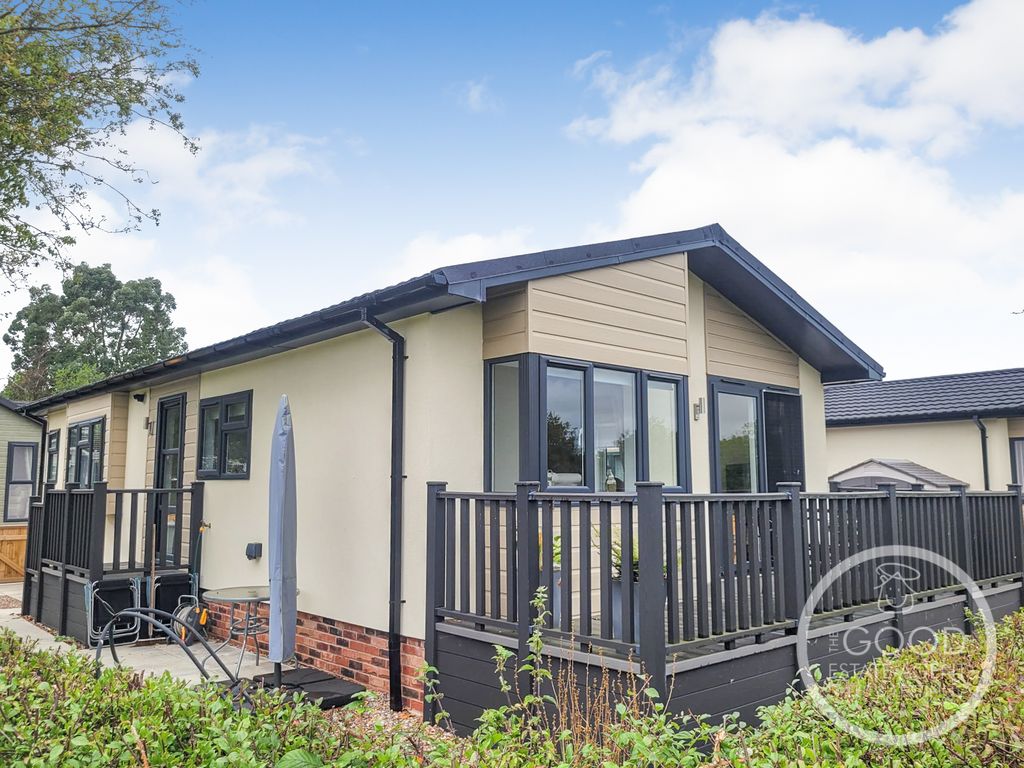 Property photo 1 of 24