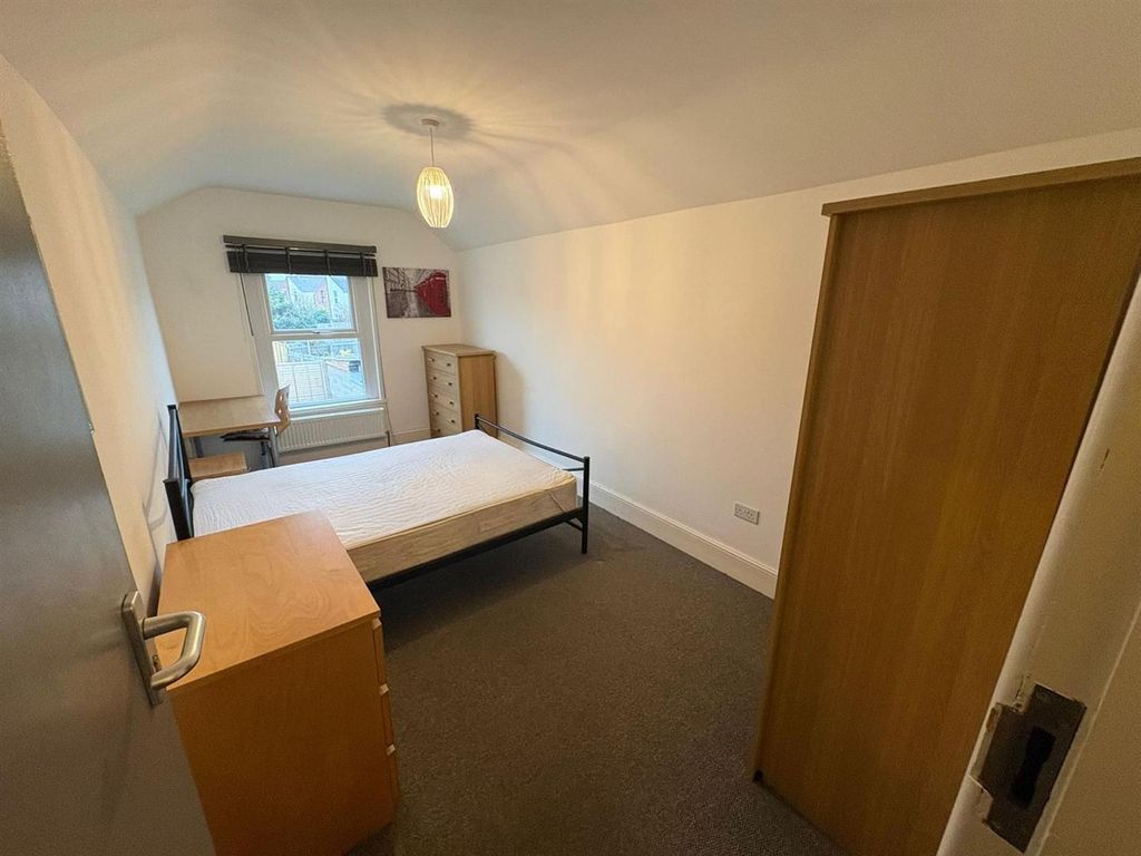 Property photo 3 of 10 Room 4  New 2.Jpg