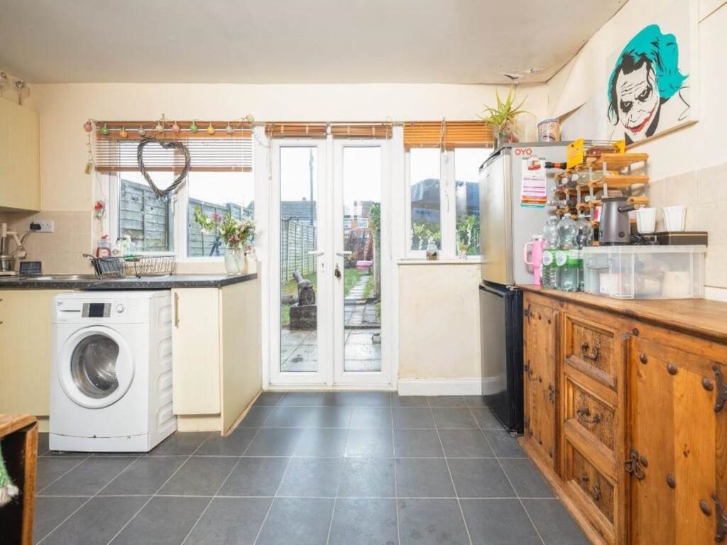 Property photo 3 of 12 Image003