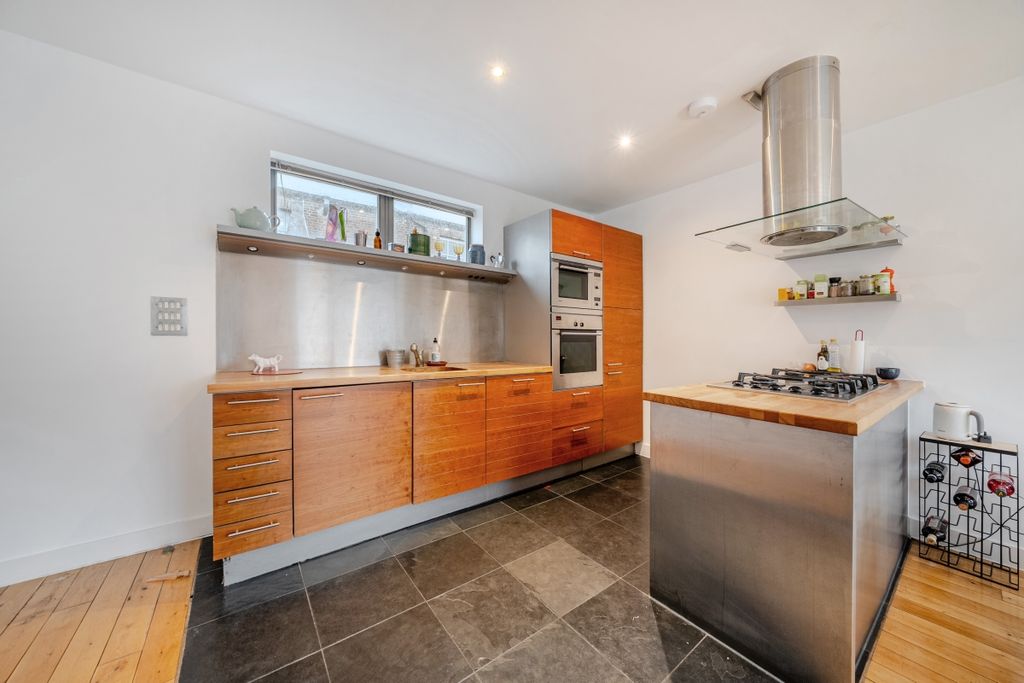 Property photo 2 of 15 Kitchen