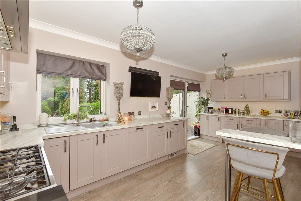 Property photo 2 of 15 Kitchen