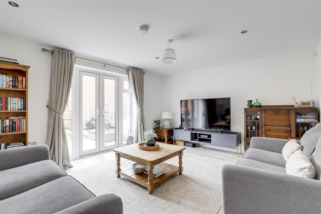 Property photo 3 of 26 9328.Jpg