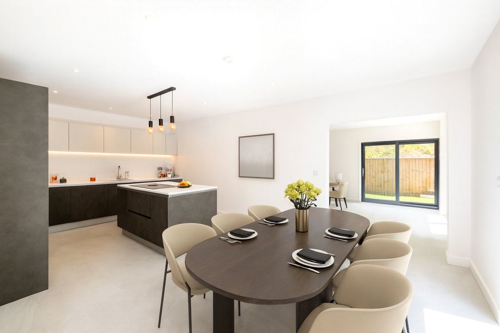 Property photo 3 of 18 Kictehn/Dining