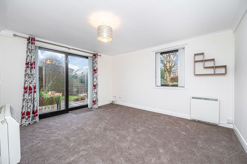 Property photo 2 of 19 Lounge