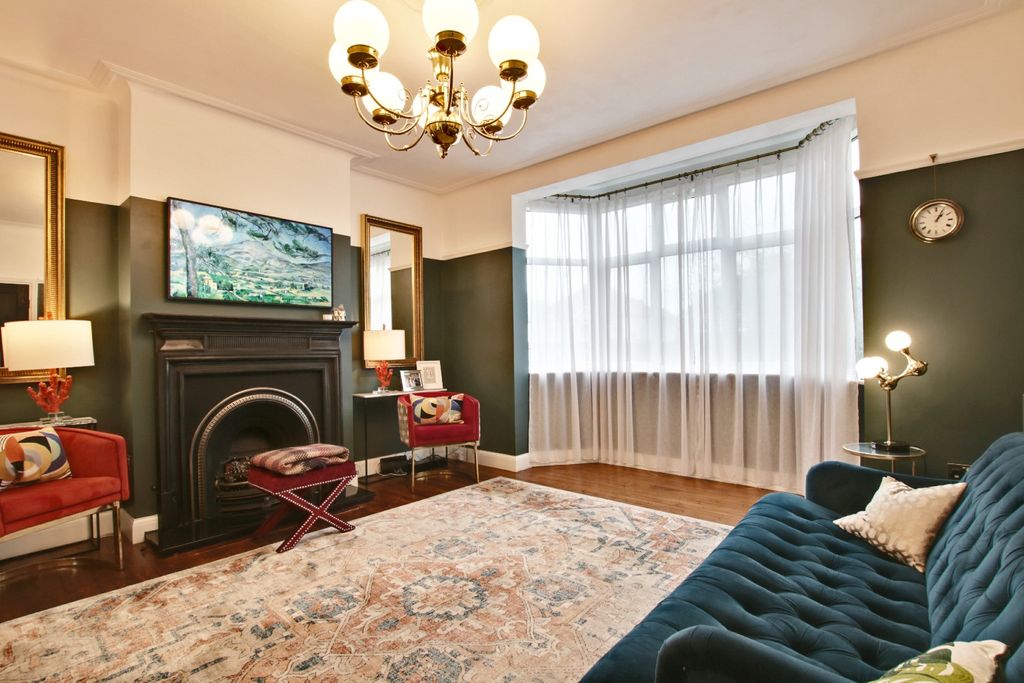 Property photo 2 of 29 1811713