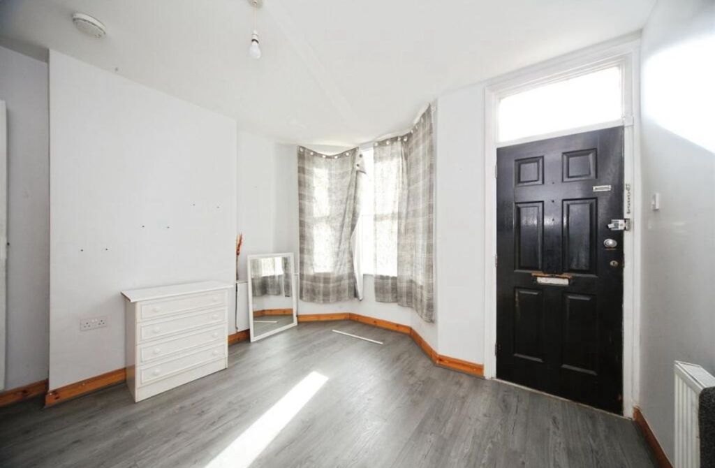 Property photo 2 of 14 Whatsapp Image 2025-11-17 At 1.42.48 Pm.Jpeg