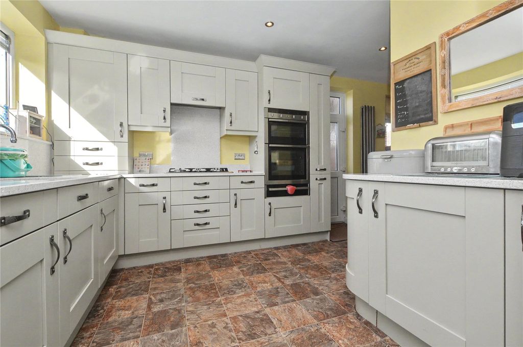 Property photo 3 of 24 Picture No. 11