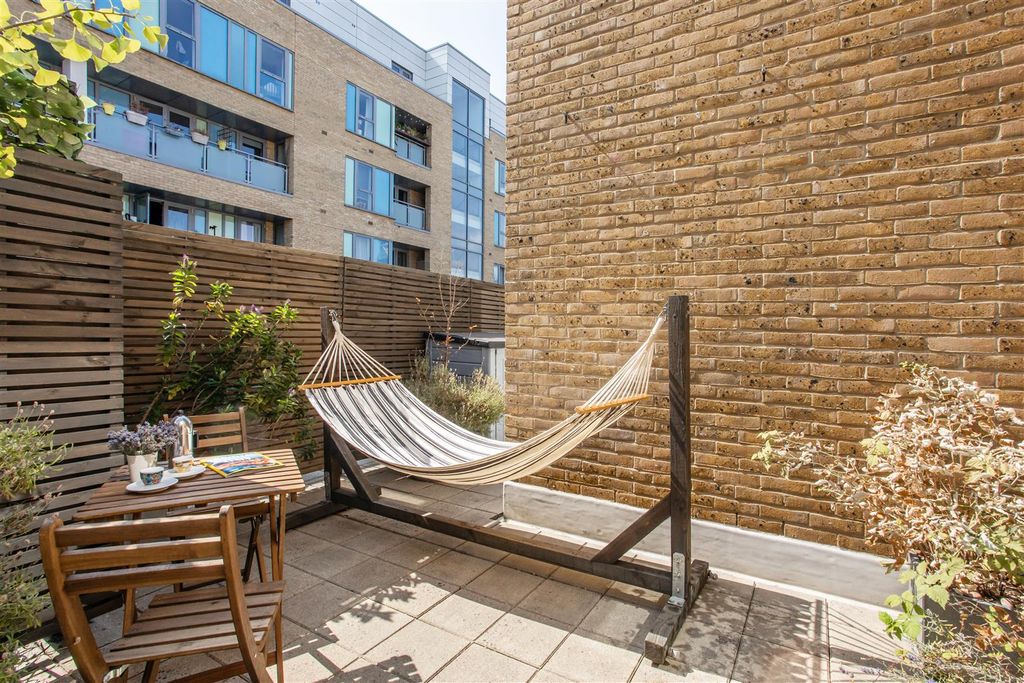 Property photo 1 of 14 Private Courtyard