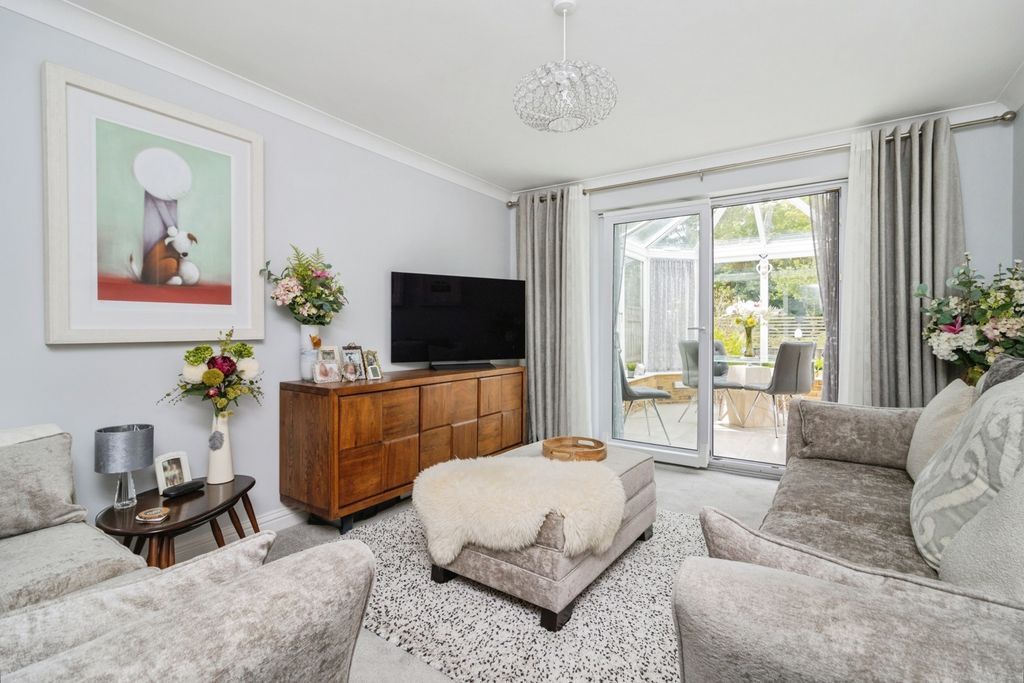 Property photo 3 of 17 Pbox-Img.Jpg