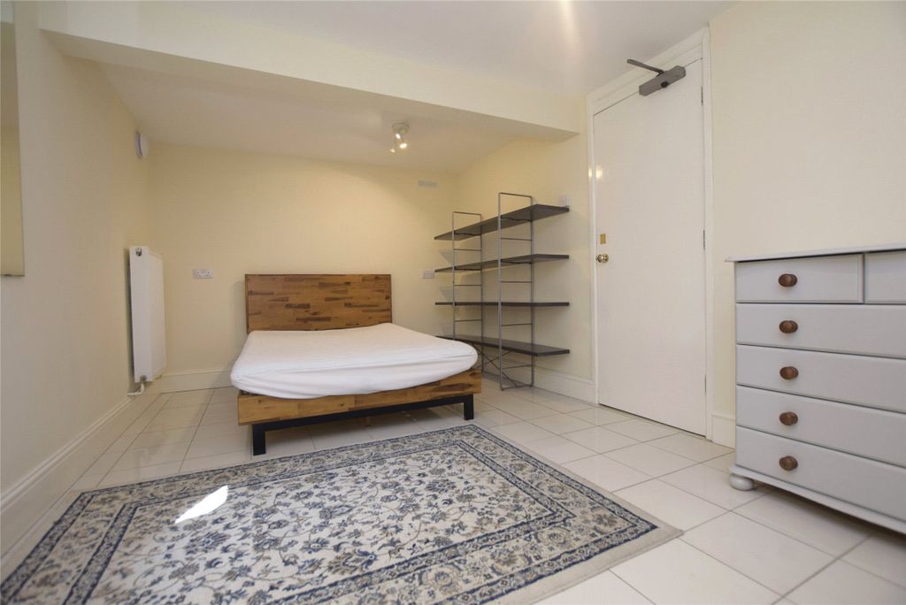 Property photo 1 of 19 Bedroom 1