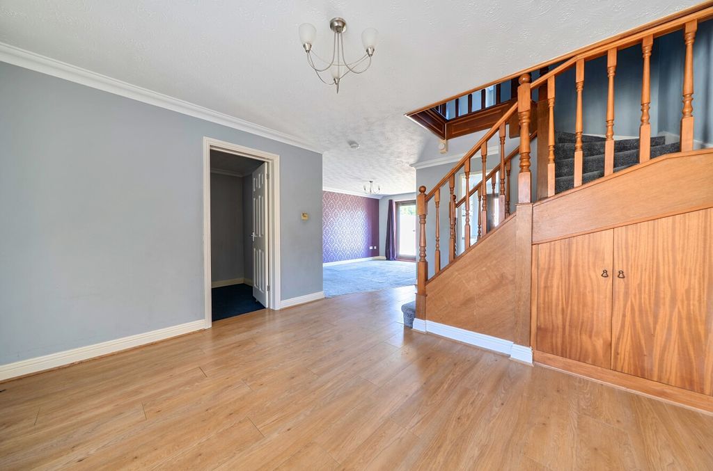 Property photo 2 of 20 5086016
