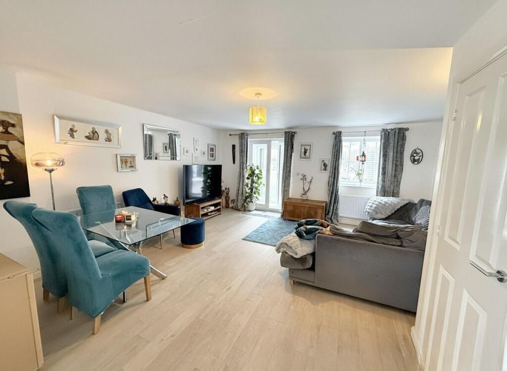 Property photo 3 of 13 Living Room