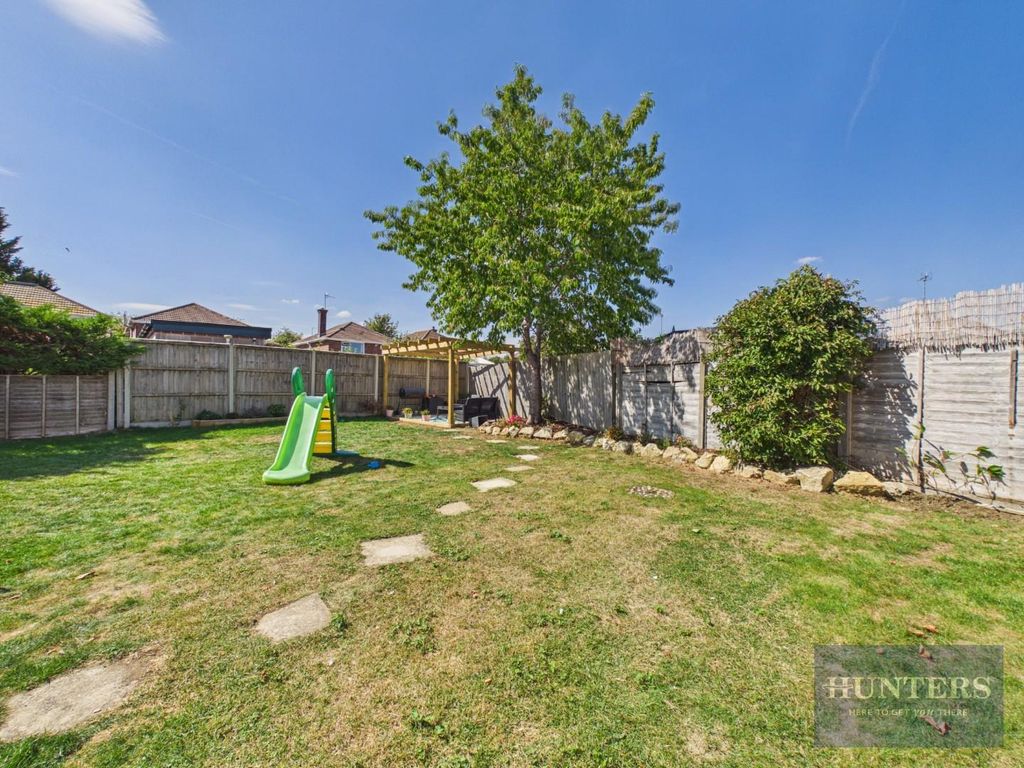 Property photo 3 of 18 Garden 1.Jpg