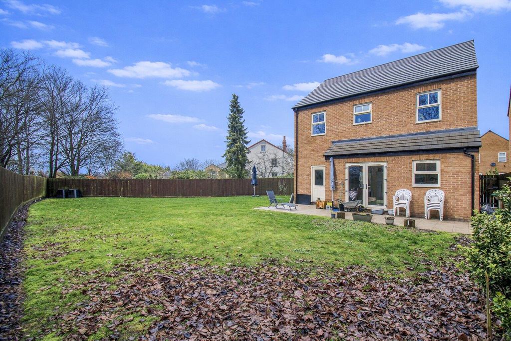 Property photo 2 of 18