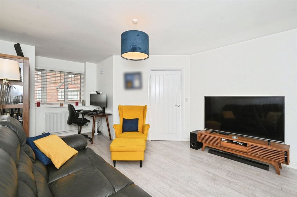 Property photo 3 of 19 Living Room