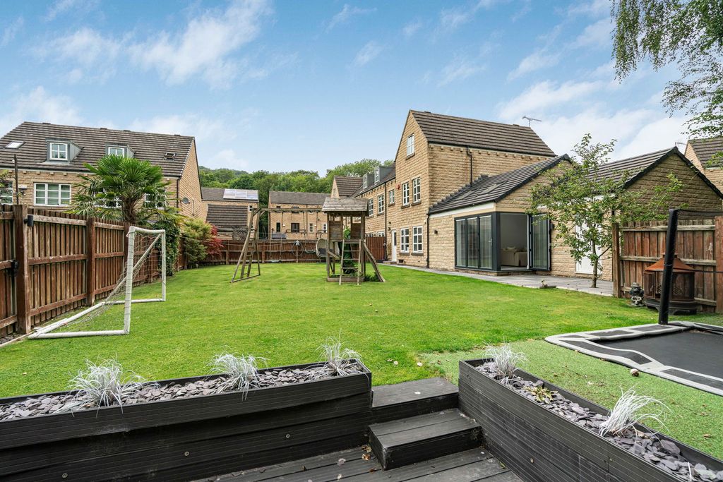 Property photo 3 of 34