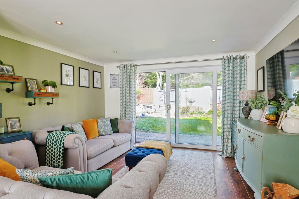 Property photo 3 of 22 Lounge/Diner