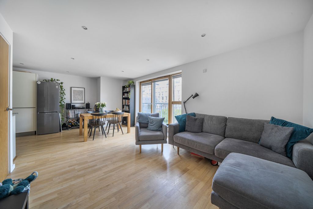 Property photo 2 of 16 Reception