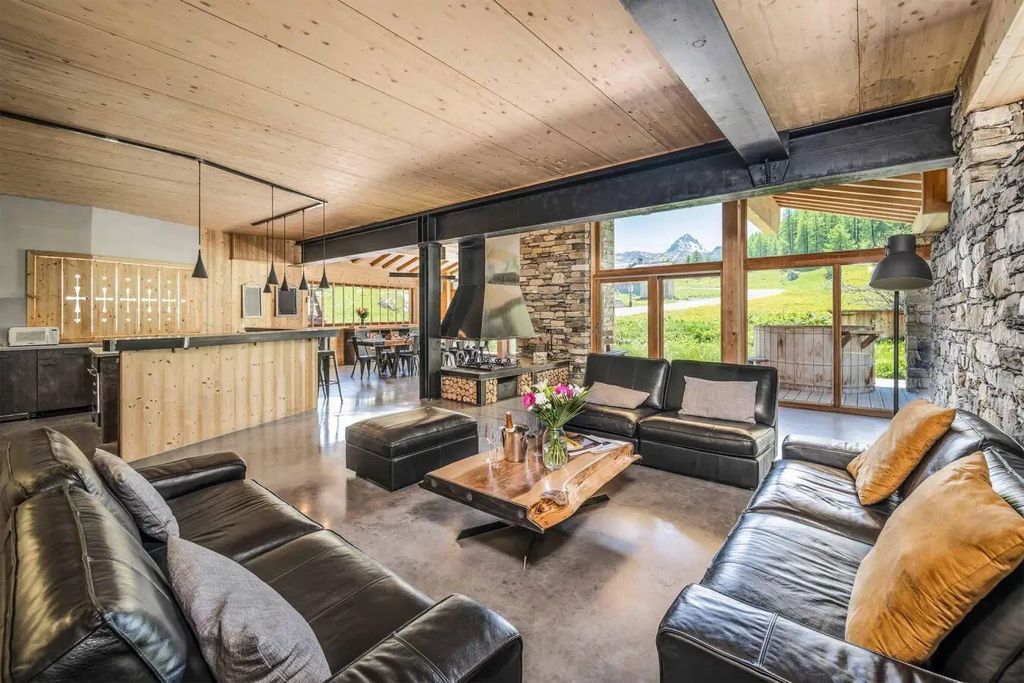 Property photo 1 of 10 12 Bedroom Luxury South Facing Ski In And Ski Out Chalet For Sale In Tignes Les Boisses