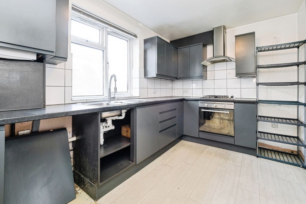 Property photo 2 of 16 Photo