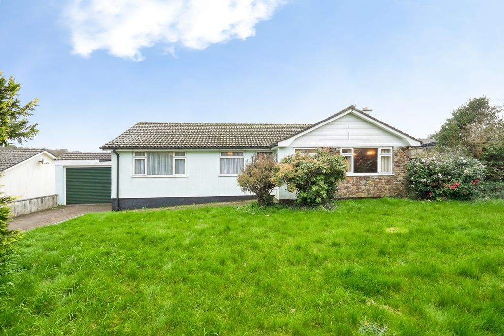 Property photo 2 of 20 Front